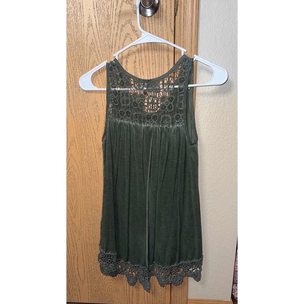 tank top - Picture 2 of 5
